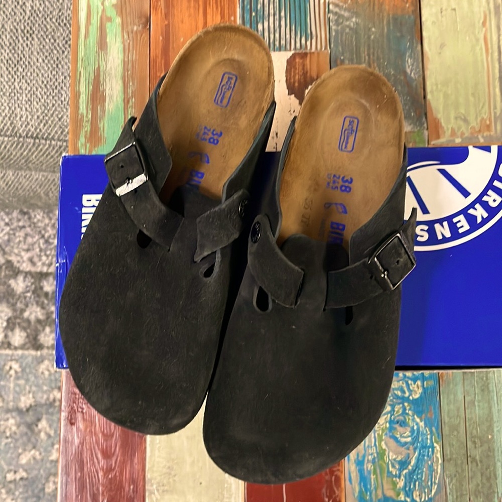 NWB Birkenstock Boston soft footbed black suede size 38R.